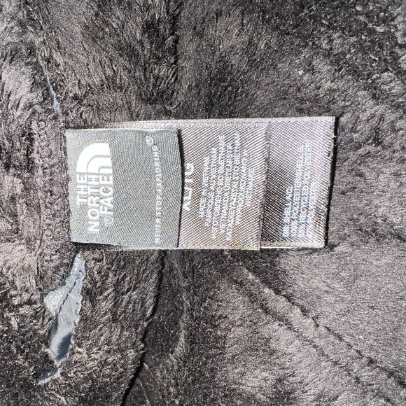 The North Face Women's Black Reversible Vest - Picture 9 of 12